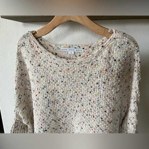 HYFVE| Women’s Super Soft Cream Speckled Crewneck Sweater, Size Small••• - Picture 6 of 14